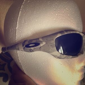 Men’s Oakley sunglasses